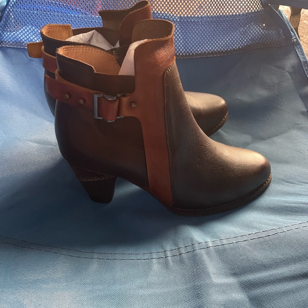 Heeled boots